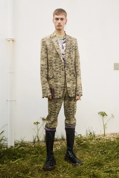 Look 24
